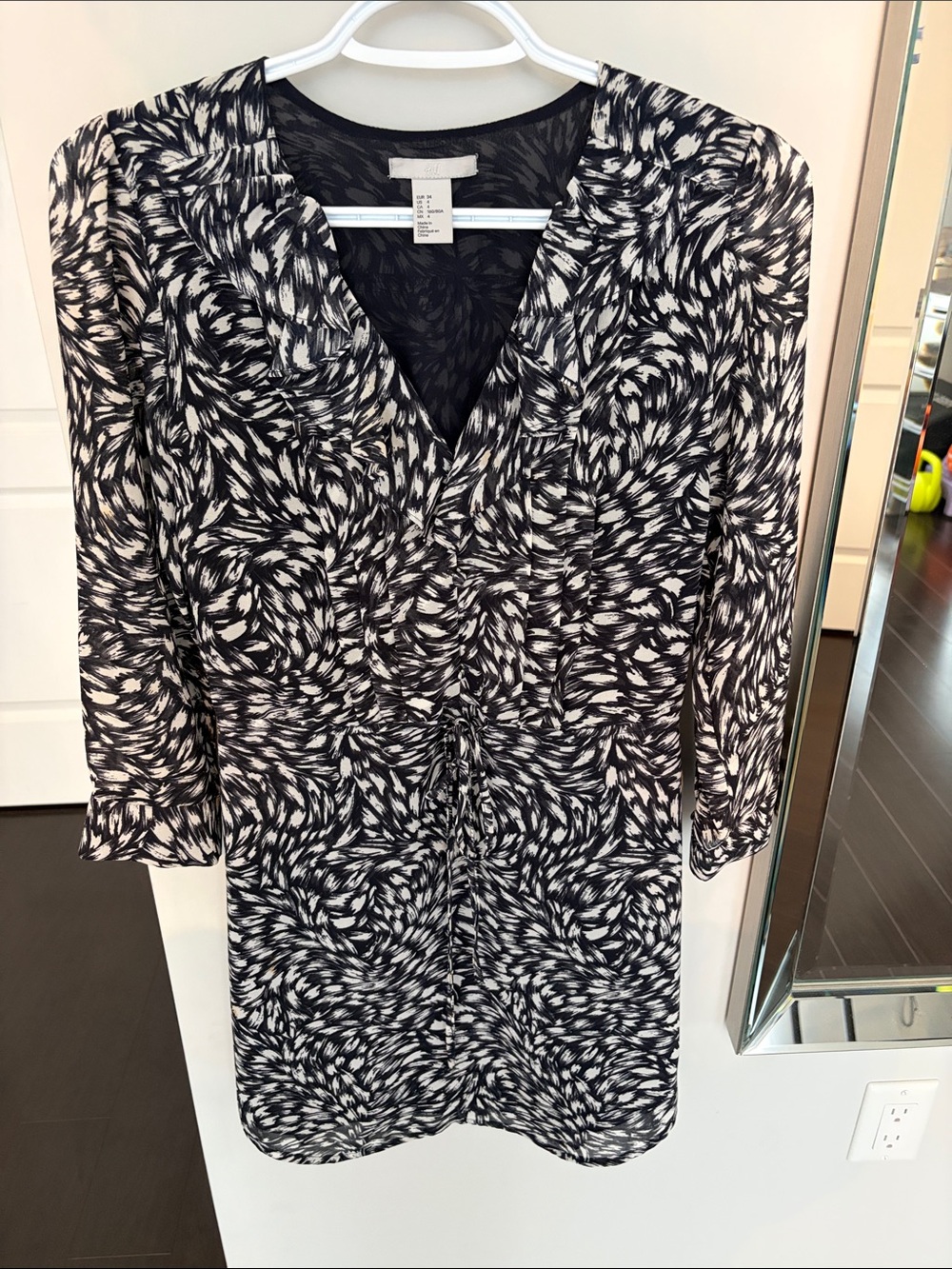 H &M Black & White Printed V-Neck Women's Dress